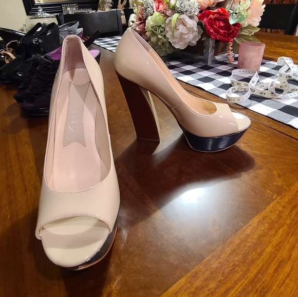 Like New Platform Pumps - Picture 2 of 8